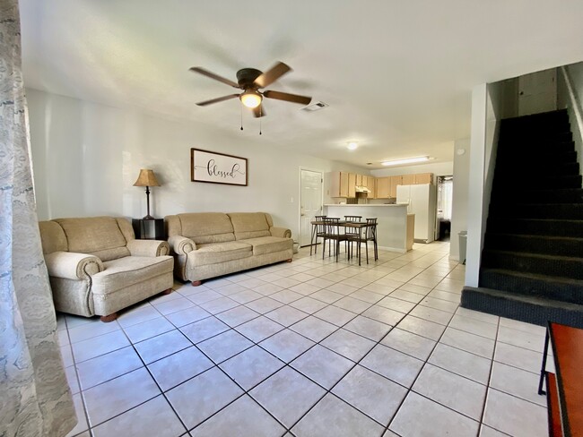 Building Photo - 786 Timberwood Cir E Unit Down Stairs Rental