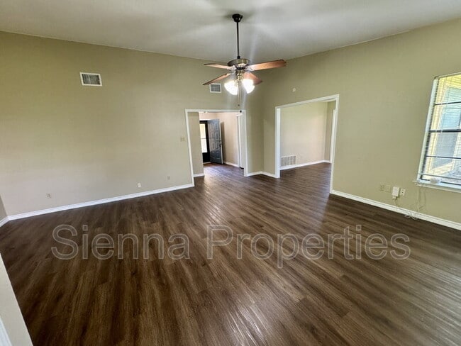 Photo - 7206 Smokey Hill Rd