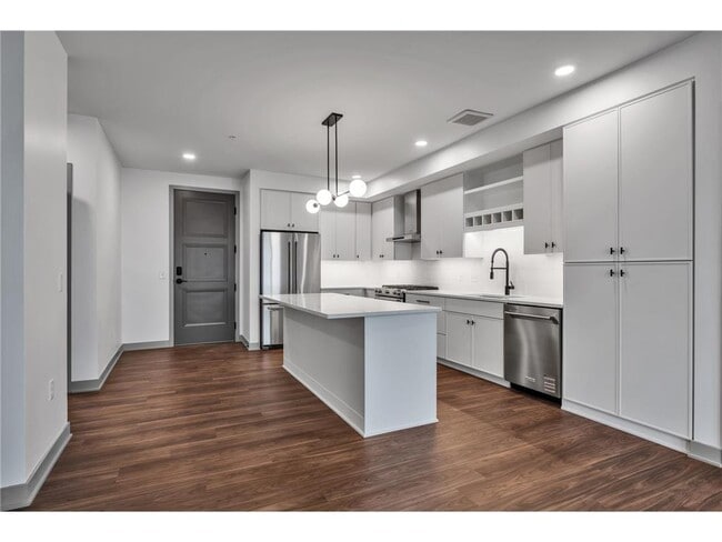 Building Photo - 640 Wisconsin Ave N Unit 309