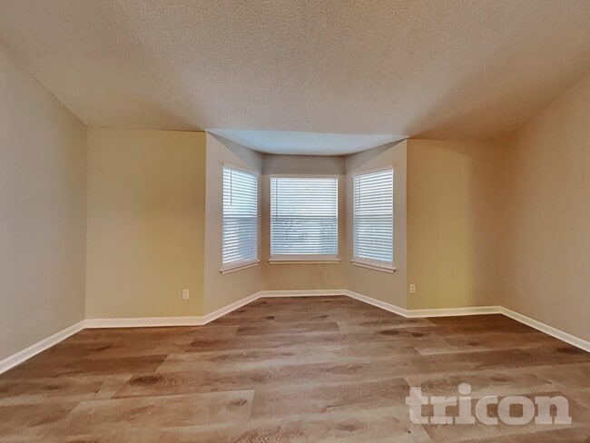 Photo - 6746 Pole Creek Dr