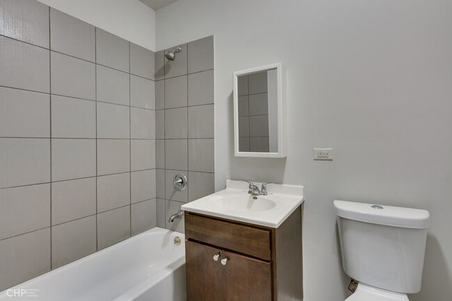 2411 West Fitch