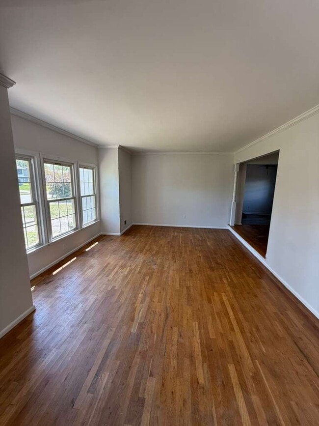 Photo - 648 Longview Dr