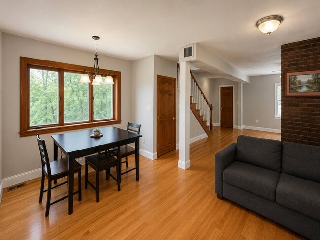 Photo - 185R Heath St