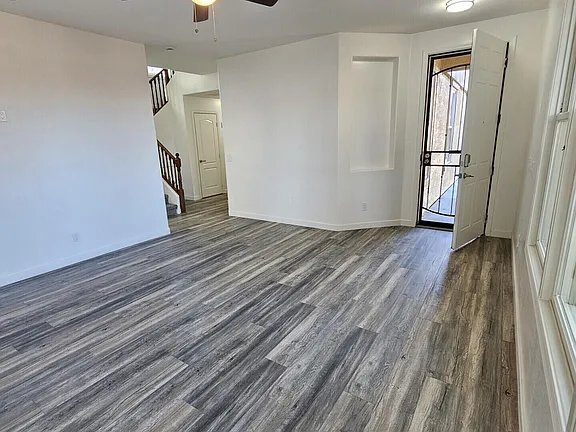 Photo - 18293 W Elm St