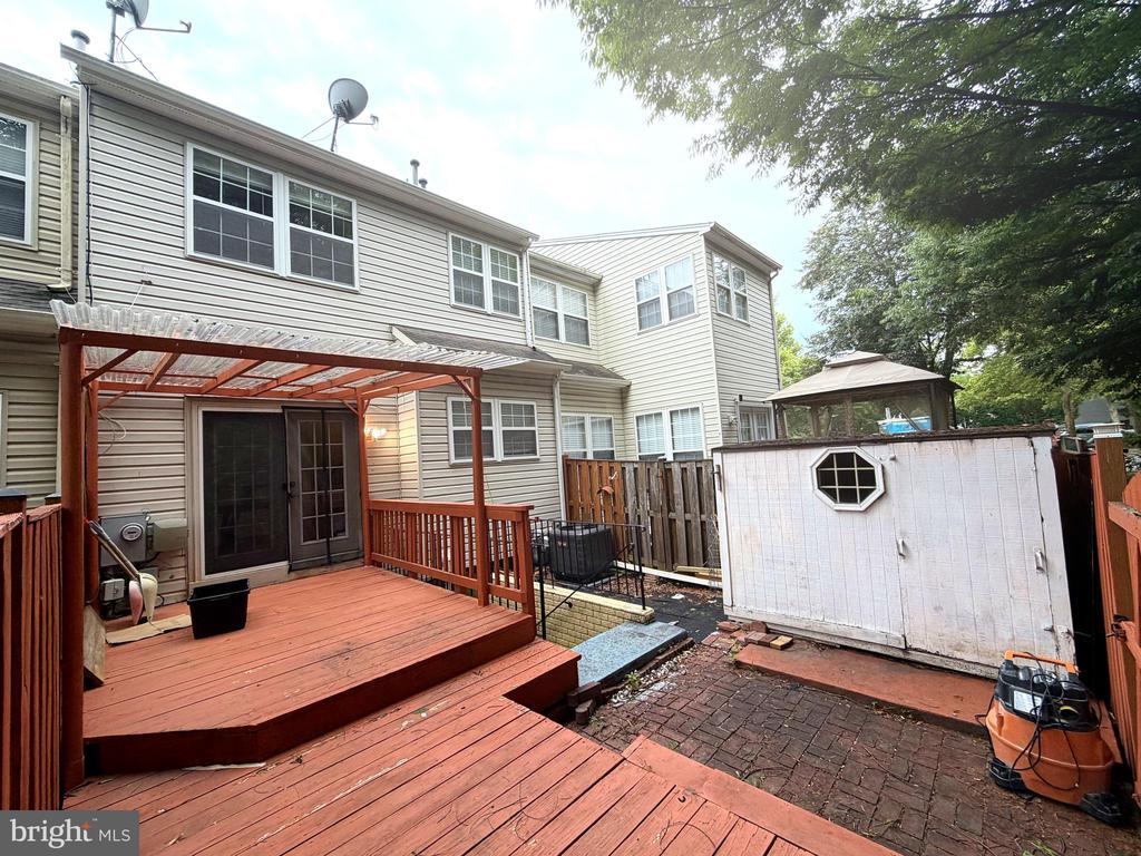 Photo - 5944 Raina Dr