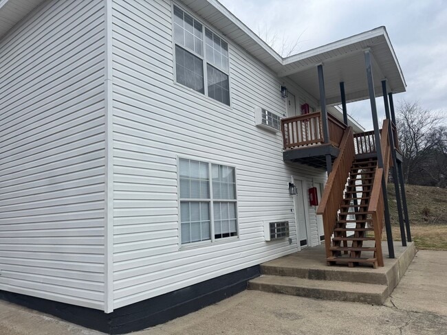 Building Photo - 323 S 12th St Unit G