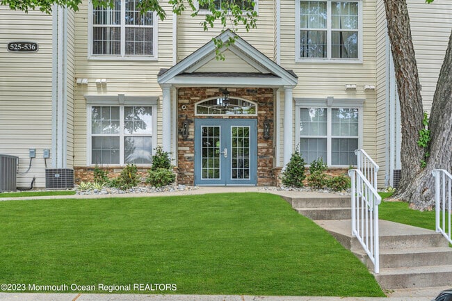 Photo - 536 St Andrews Pl