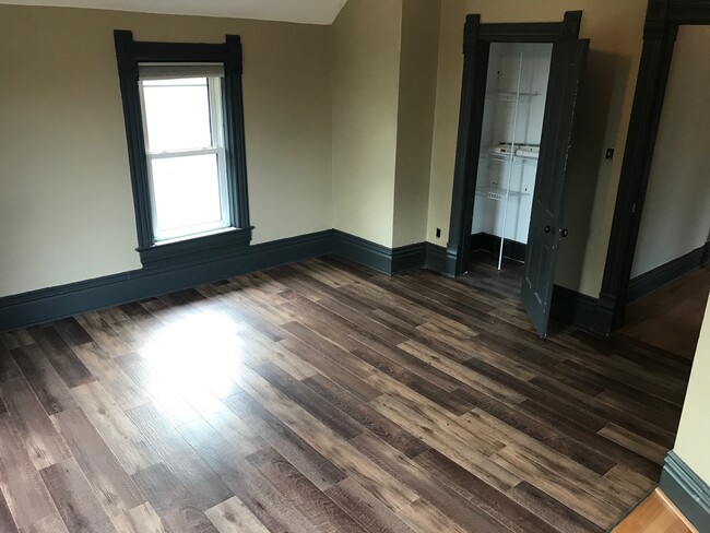 Photo - 427 W Pleasant St Unit 2