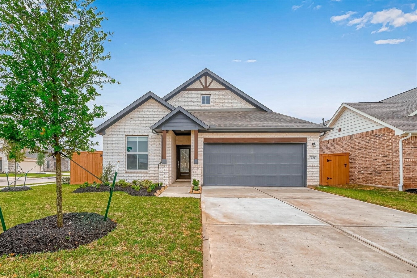 Photo - 201 Cambria Green Ln