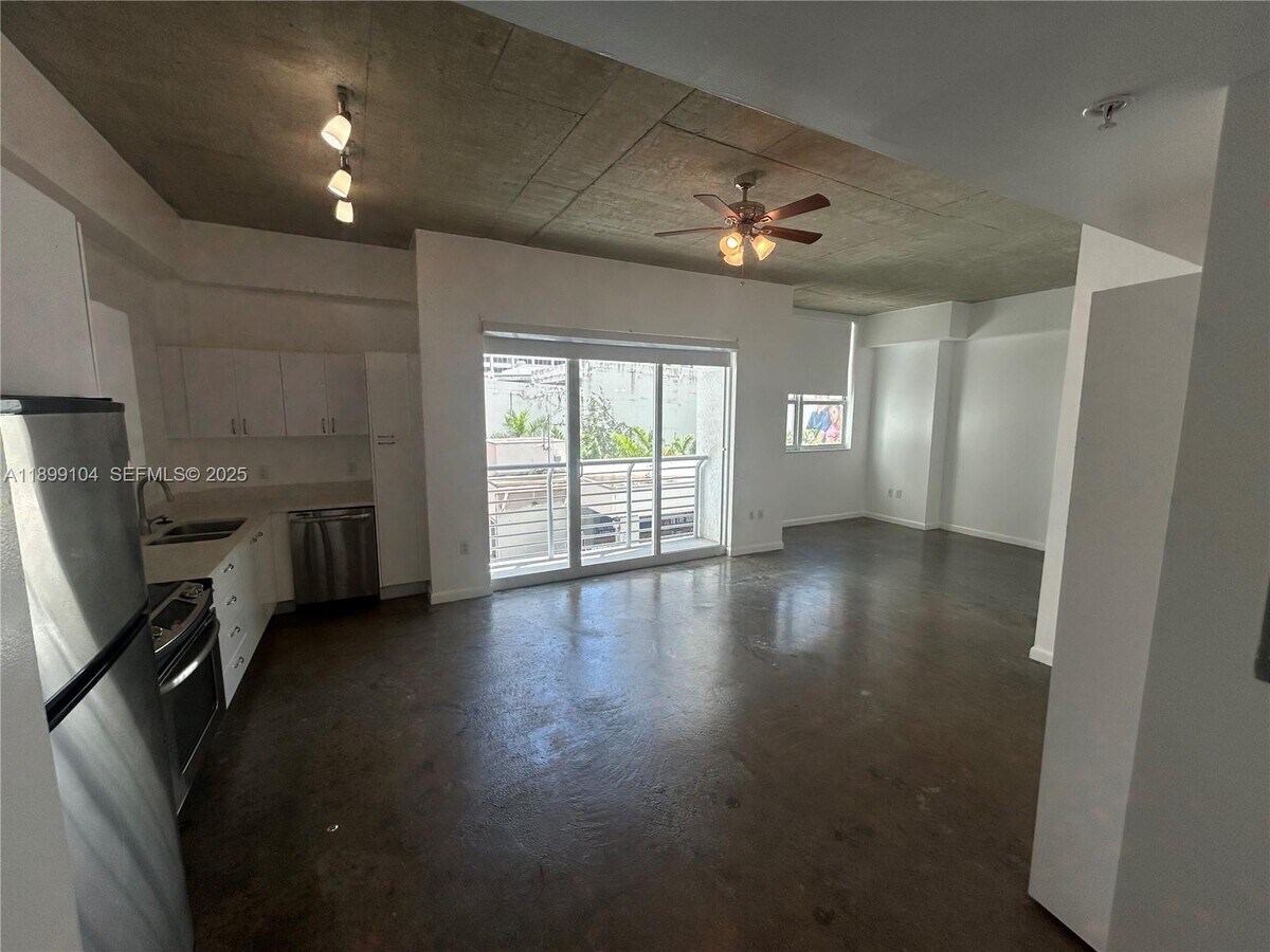 Photo - 133 NE 2nd Ave Unidad 510