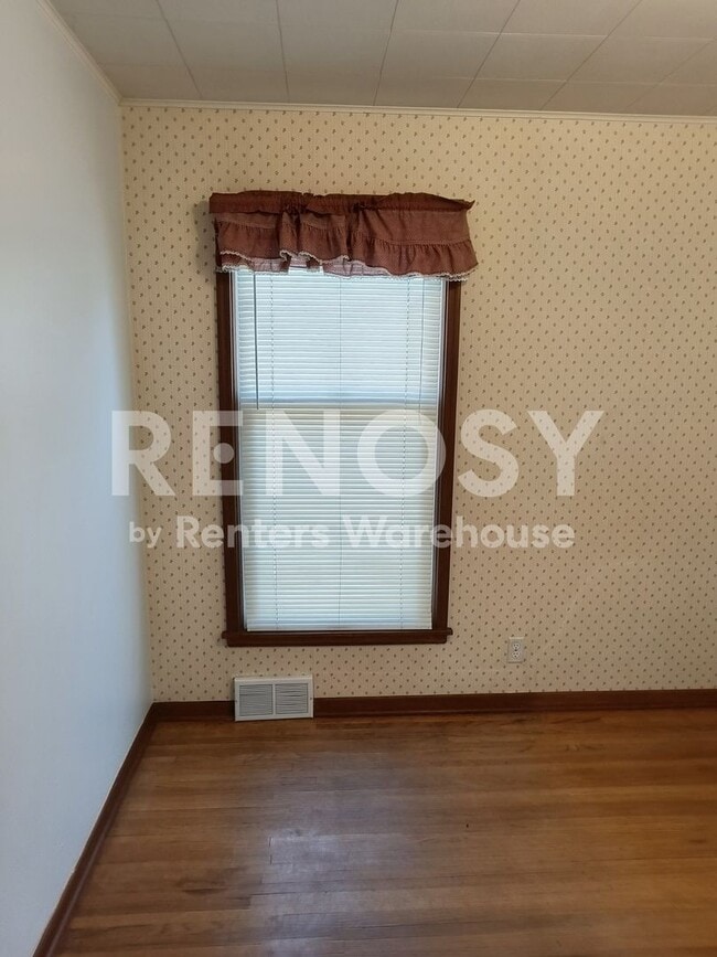 Photo - 6233 3rd Ave S