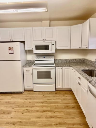 Photo - 304 Woods Edge Ct