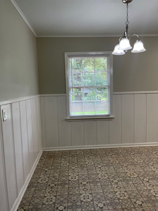 Photo - 3 Bedroom House Within Walking Distance of SFA