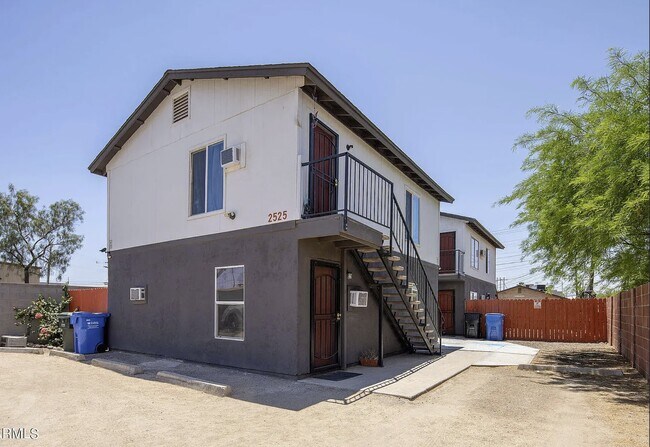 Photo - 2525 E Monroe St Unit 2