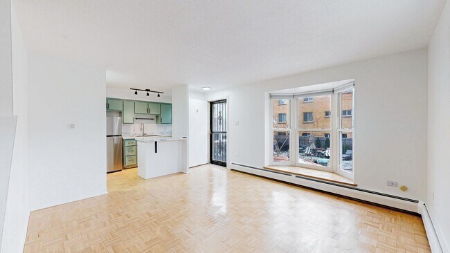 Photo - 1355 N Gaylord St Unidad 1355 Gaylord St #8