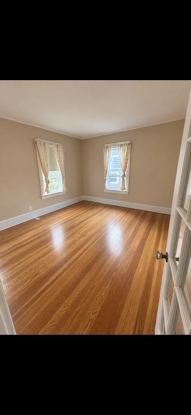 869 Bedford St Unidad #2