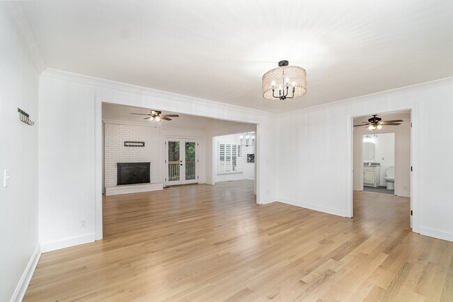 Photo - 1726 Lewisburg Pike