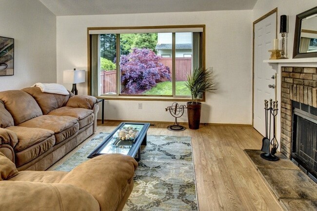 Beautiful 2 story Townhome in Juanita Kirk... - Beautiful 2 story Townhome in Juanita Kirk...