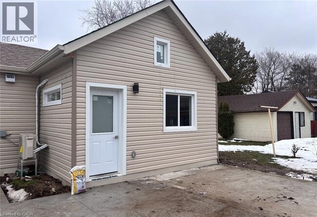 Photo - 140 Byron Ave