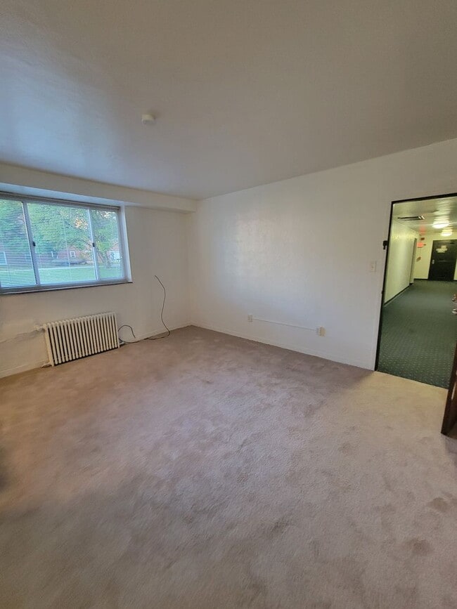 Photo - Carol Shamrock Apartments