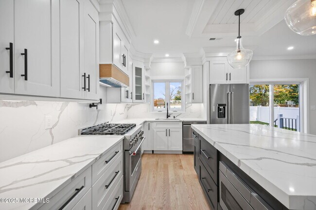 Photo - 211 Rockwell Ave