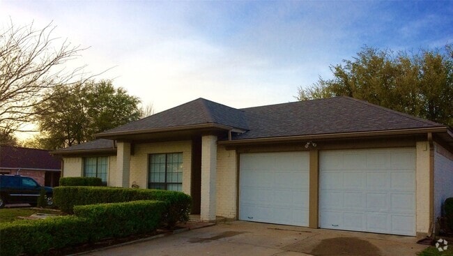 Building Photo - 2417 Springridge Dr Rental