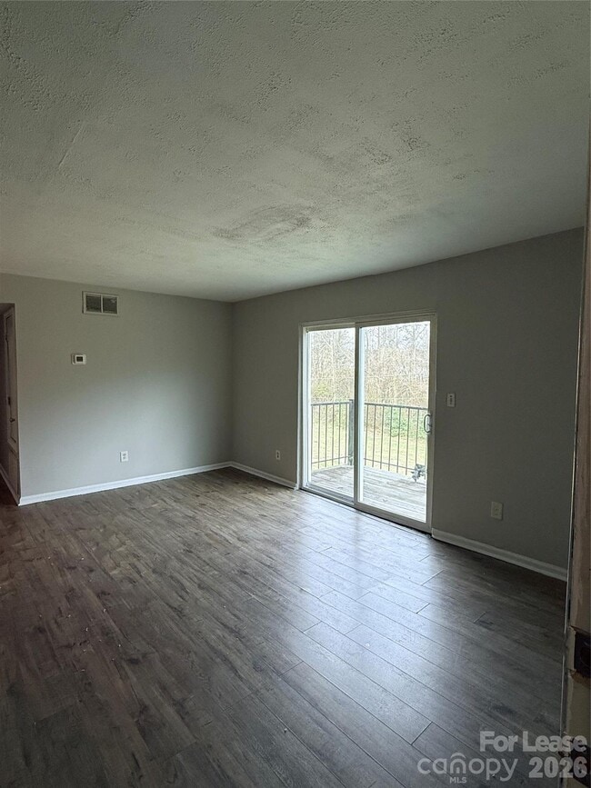 Photo - 702 Farmhurst Dr Unidad G