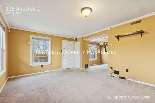 Photo - 236 Arbour Ct