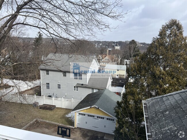Building Photo - 61 Mount Vernon St Unit 3 Rental