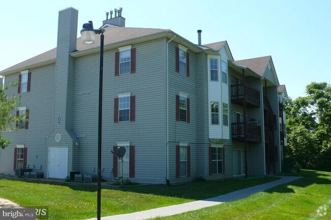 Building Photo - 104 Timberlake Terrace Unit 12 Rental