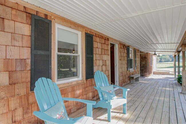 Photo - 2877 Old Clarksville