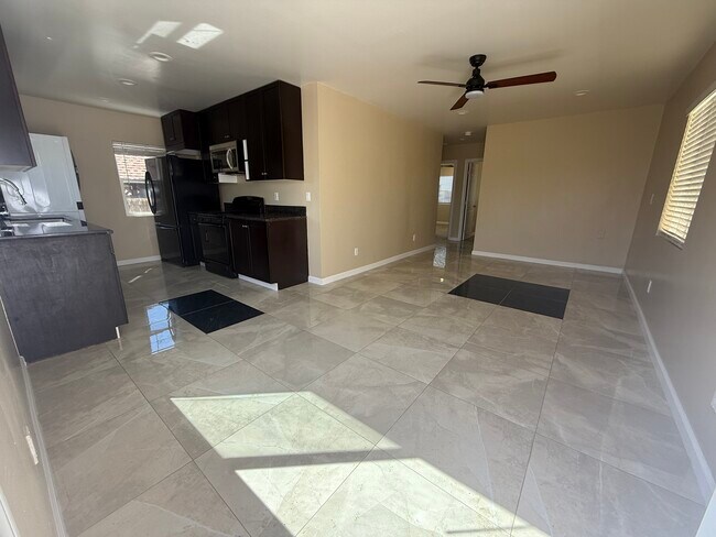 Photo - 4858 Palm Ave