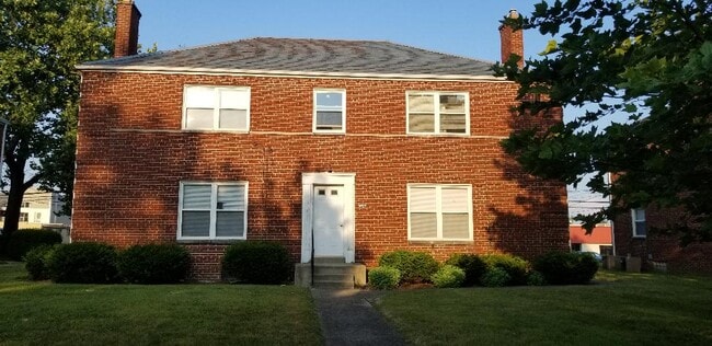 Photo - 1348 Eastview Ave Unidad 1348 Eastview Apt A