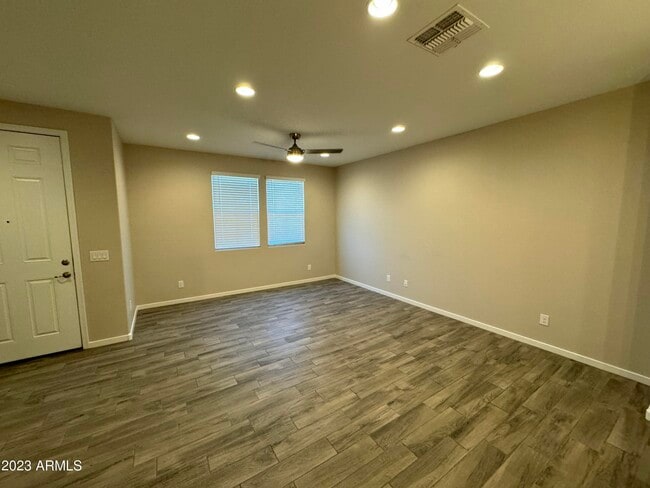 Photo - 576 W Westchester Ave