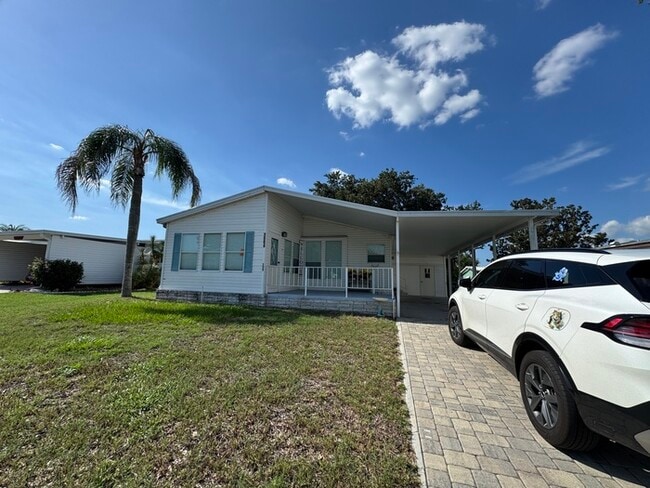 Building Photo - 1584 Valiant Dr
