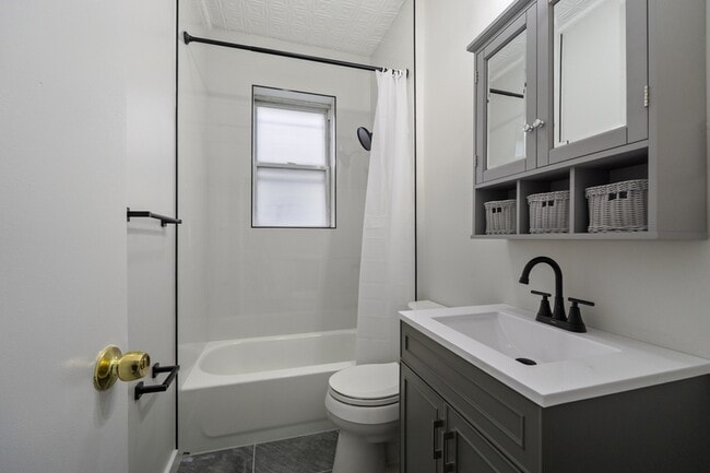 Photo - 292 Claremont Ave