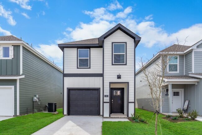 Building Photo - 319 Tall Cedar Wy