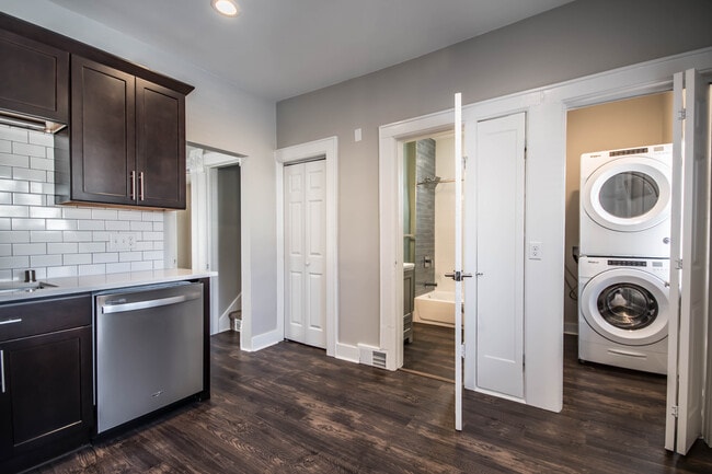 Photo - 1014 E Pearson St