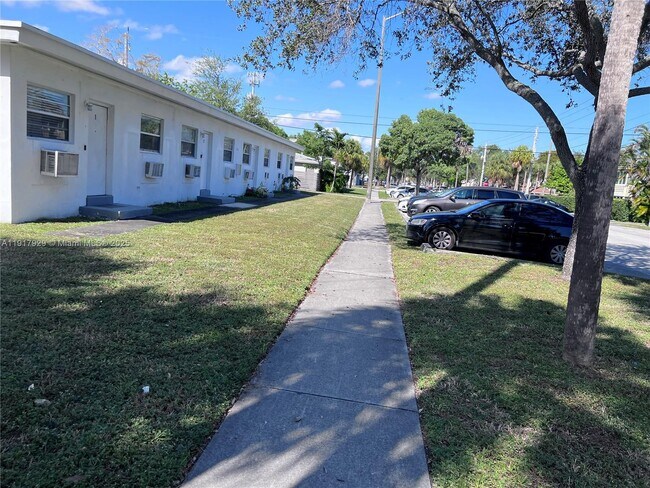 Photo - 1995 NE 167th St Unit 1