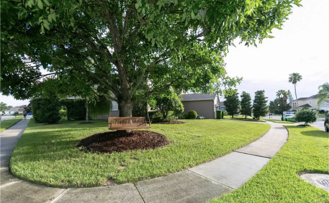 Photo - 423 Sandringham Ct