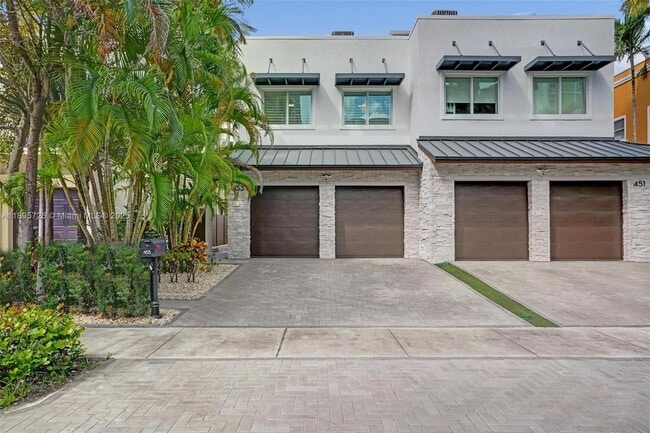 Photo - 453 SW 5th Ave