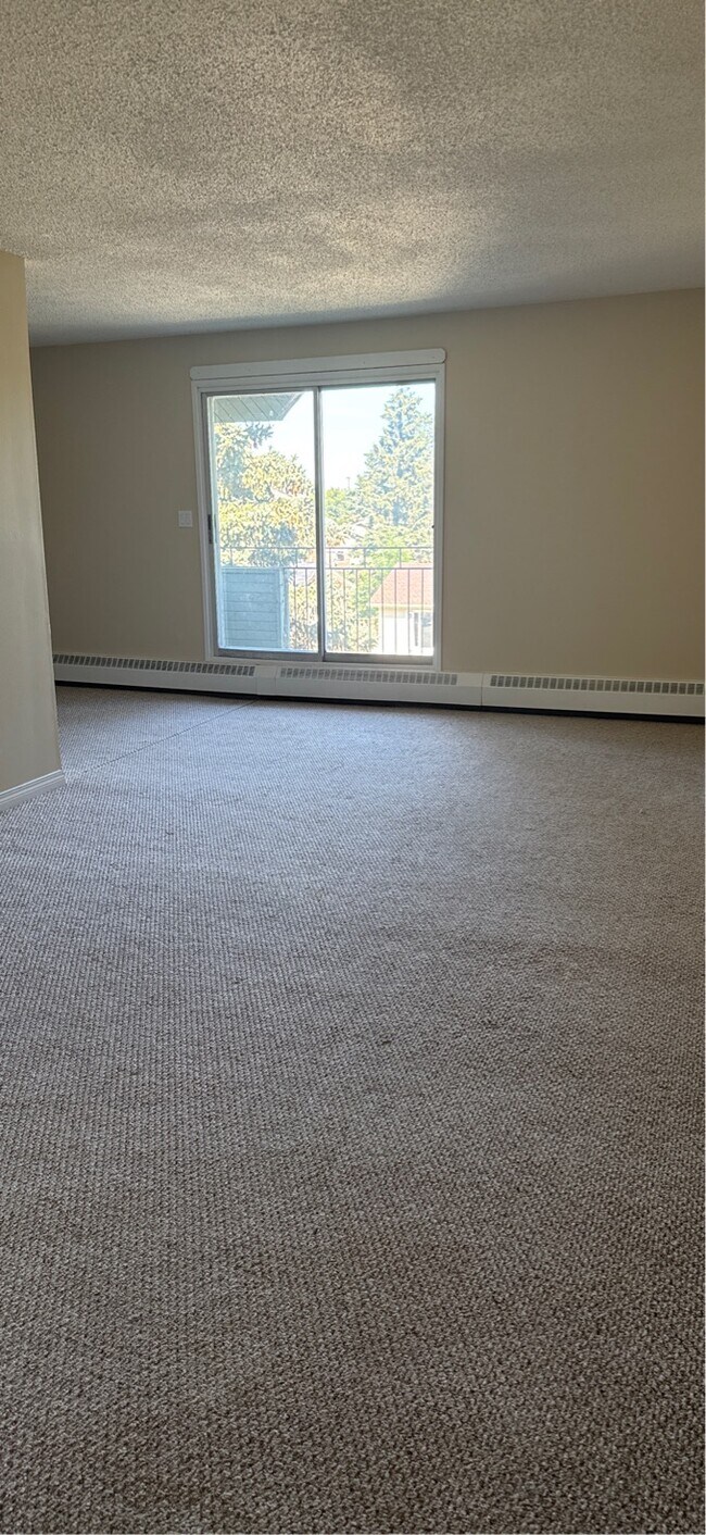 Building Photo - 5310-5346 46 St Unit WB-1308