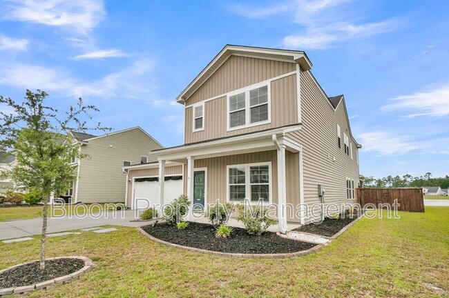 Photo - 450 Carrara Dr