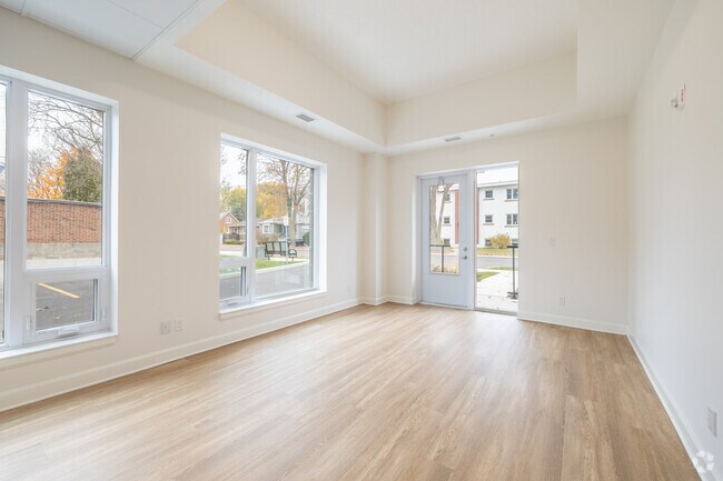 2BR, 2BA - 1,007SF - Living - E-LEVEN