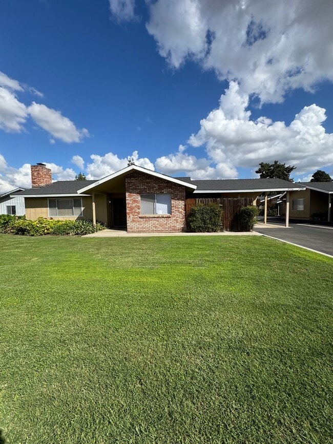 Building Photo - 2967 Unit 2724