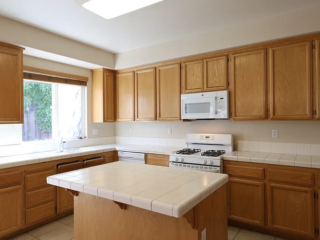 Photo - New Renovation* Prestigious Spacious 4 Bedroom