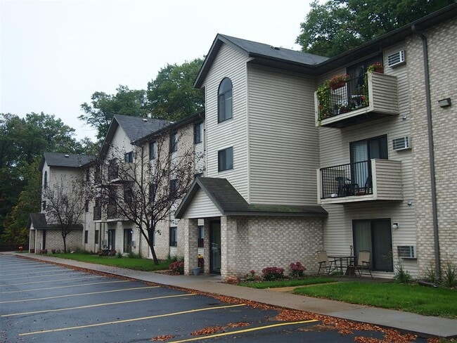 Photo - Riverside Apartments