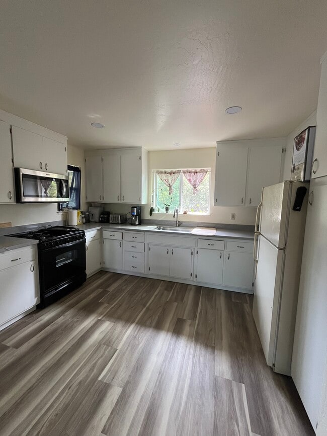 Photo - 615 Harriet Ave Unit 615 Harriet Ave