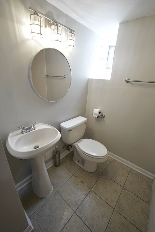 Photo - 125 S Leavitt St