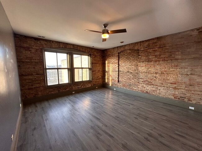 Building Photo - 77 S Lasalle St Unit 203